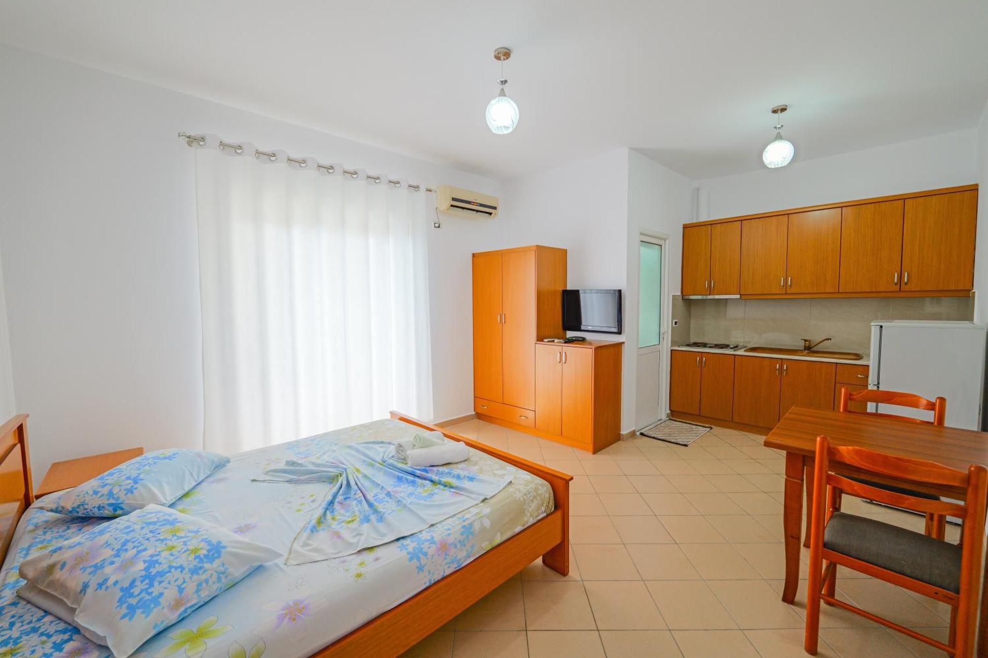 Vila Marina Apartments Саранде Екстериор снимка
