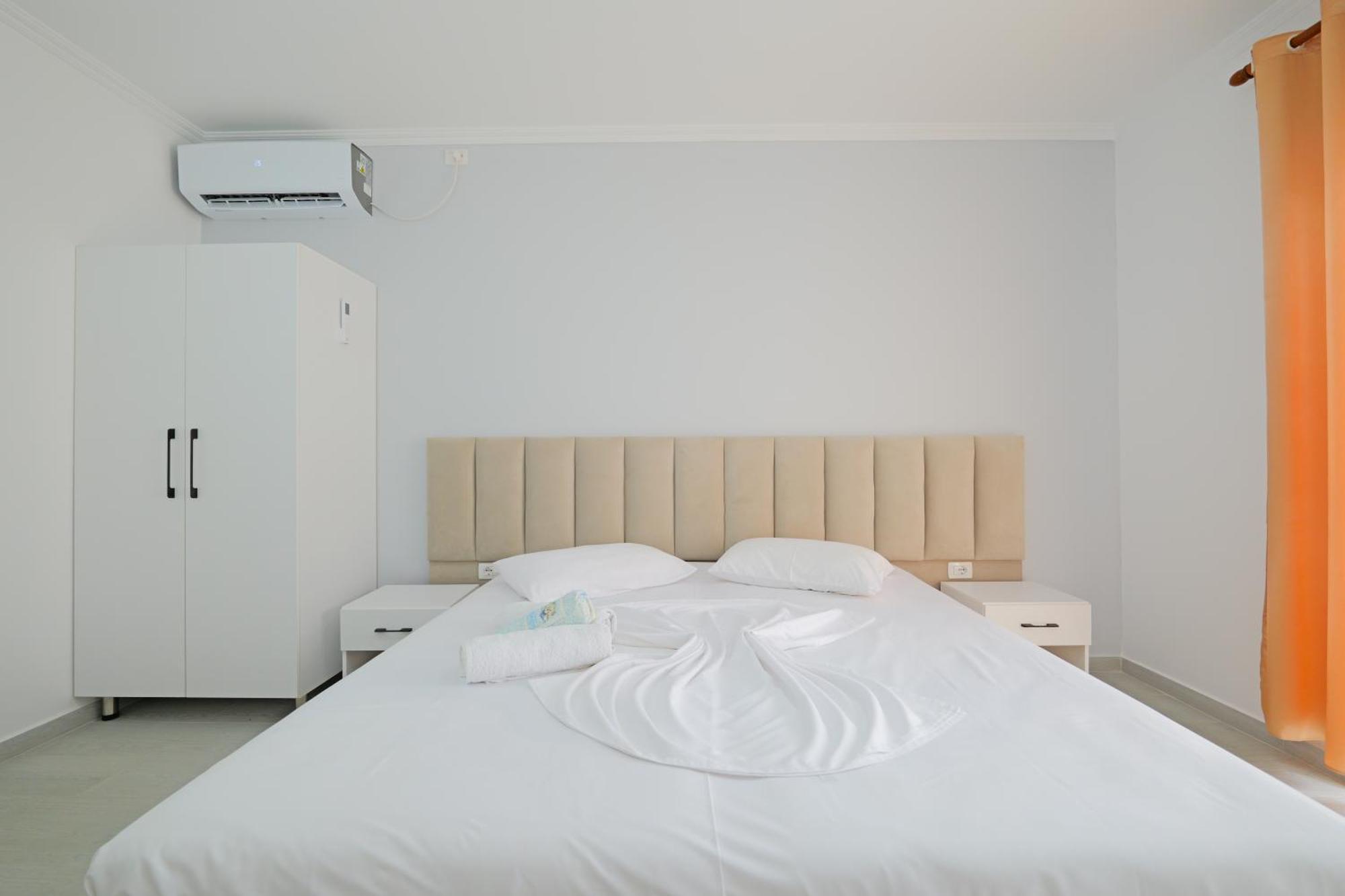 Vila Marina Apartments Саранде Екстериор снимка