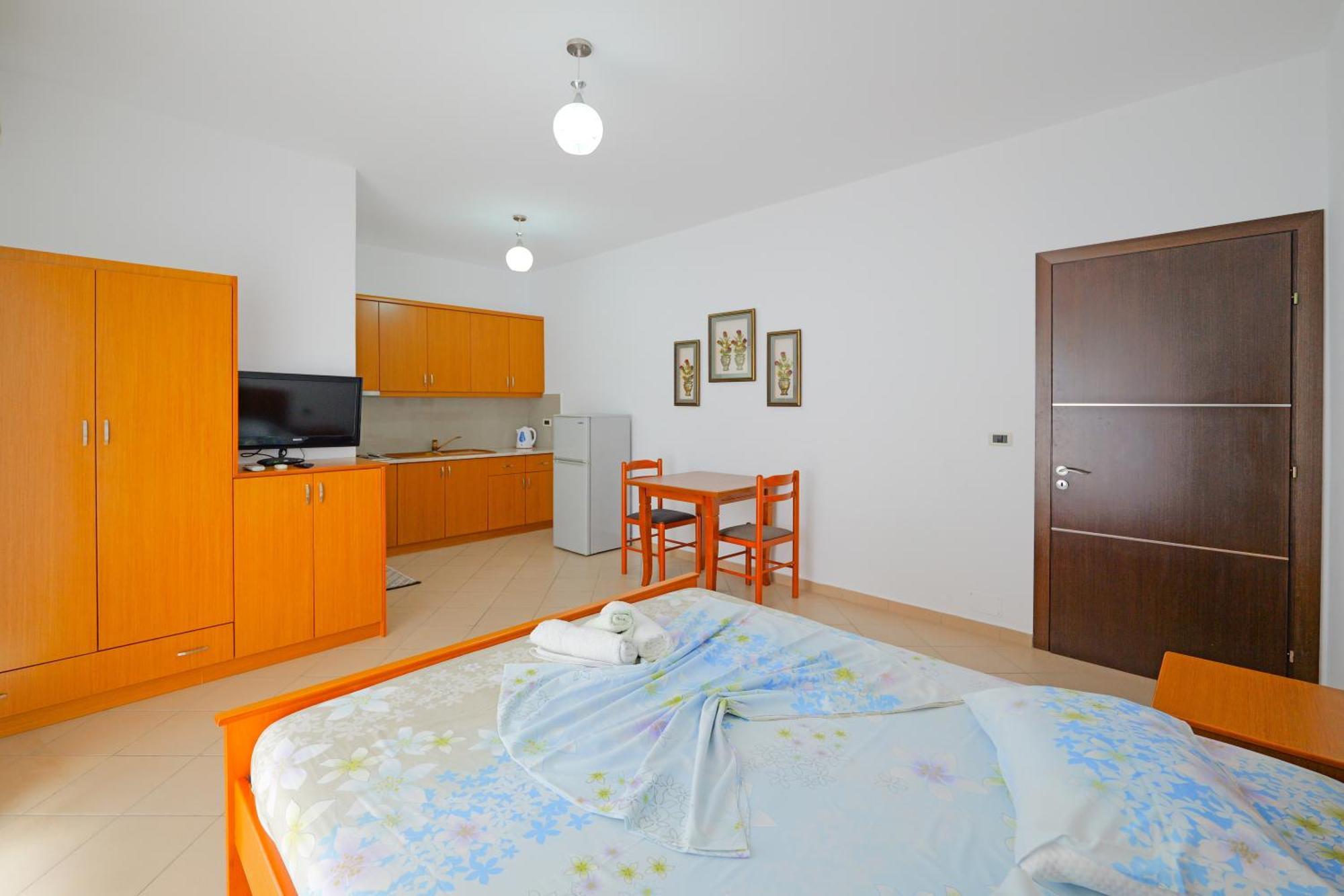 Vila Marina Apartments Саранде Екстериор снимка